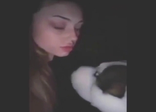 Zoo-porn kickoff: sloppy make-out with horny hound
